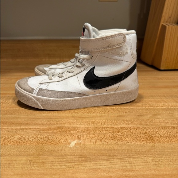 Kids Nike Blazer Mid '77 High Top Sneaker​ - Picture 5 of 11